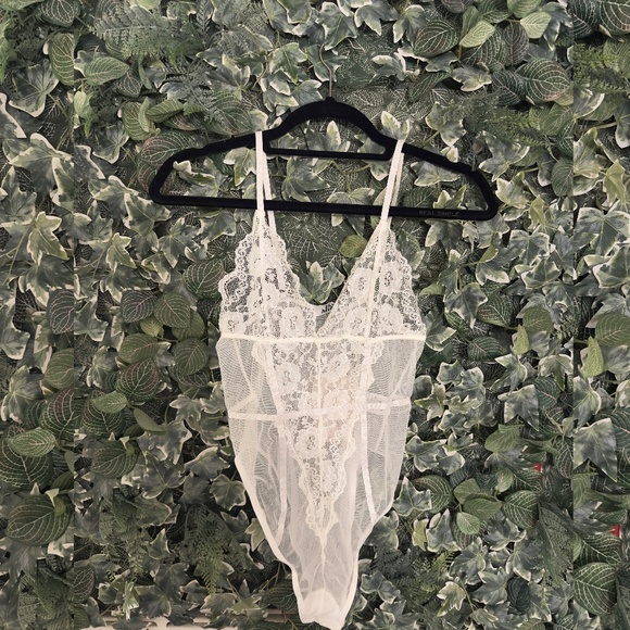 Tiger Mist white lace Kara bodysuit nwt - Picture 1 of 5